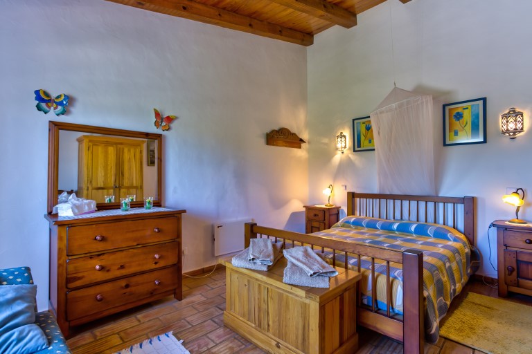 Jacaranda double bedroom 1