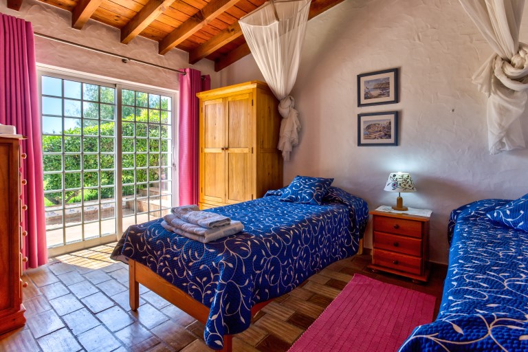 Papoula twin bedroom 1