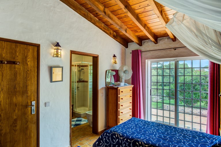 Papoula twin bedroom